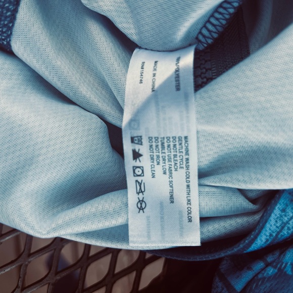 Avalanche lightweight Zip-up Woman’s Hoidie-Tropical print. Size L - Picture 9 of 9